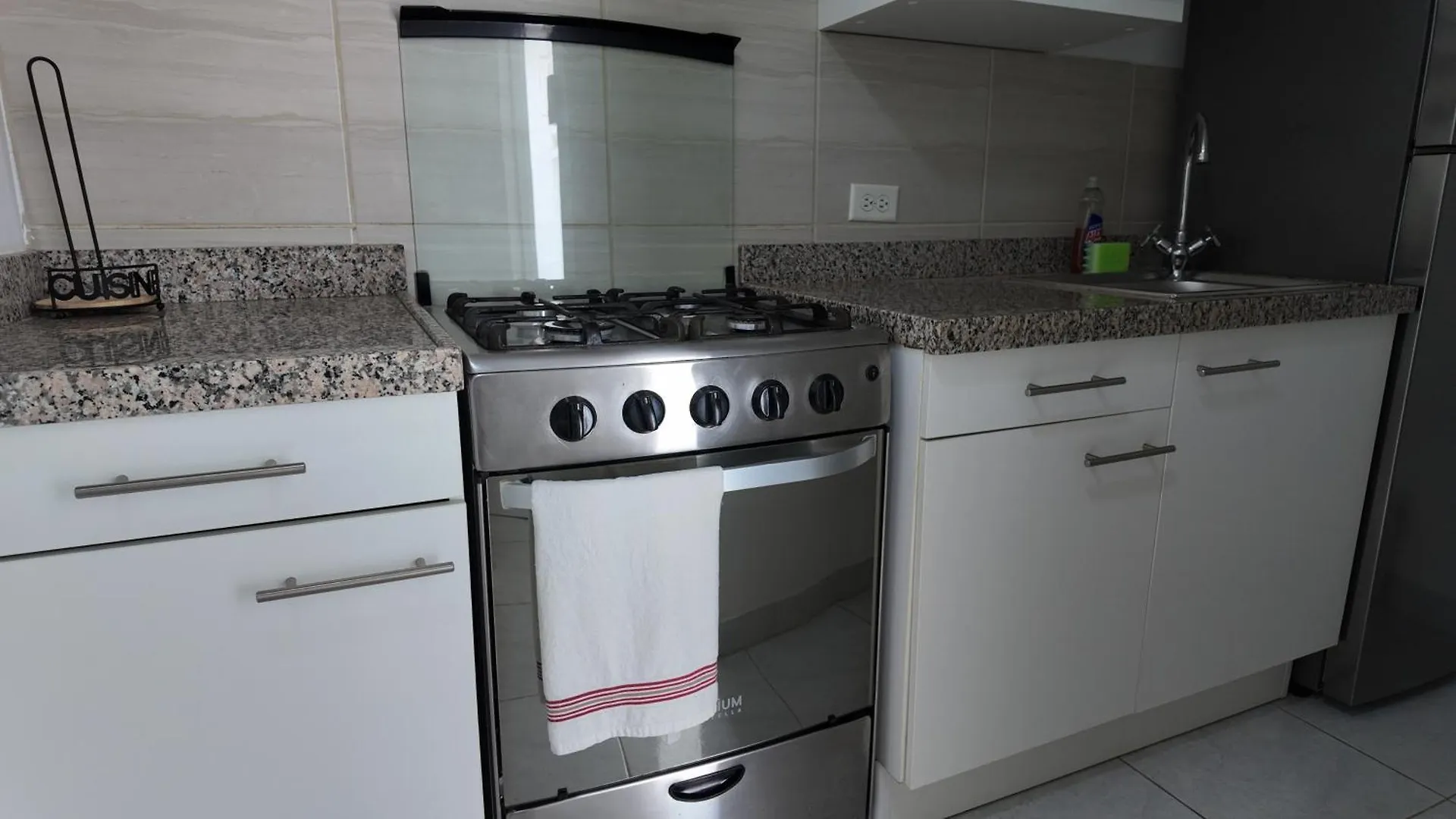 אורנג'סטאד Aruba Apartments
