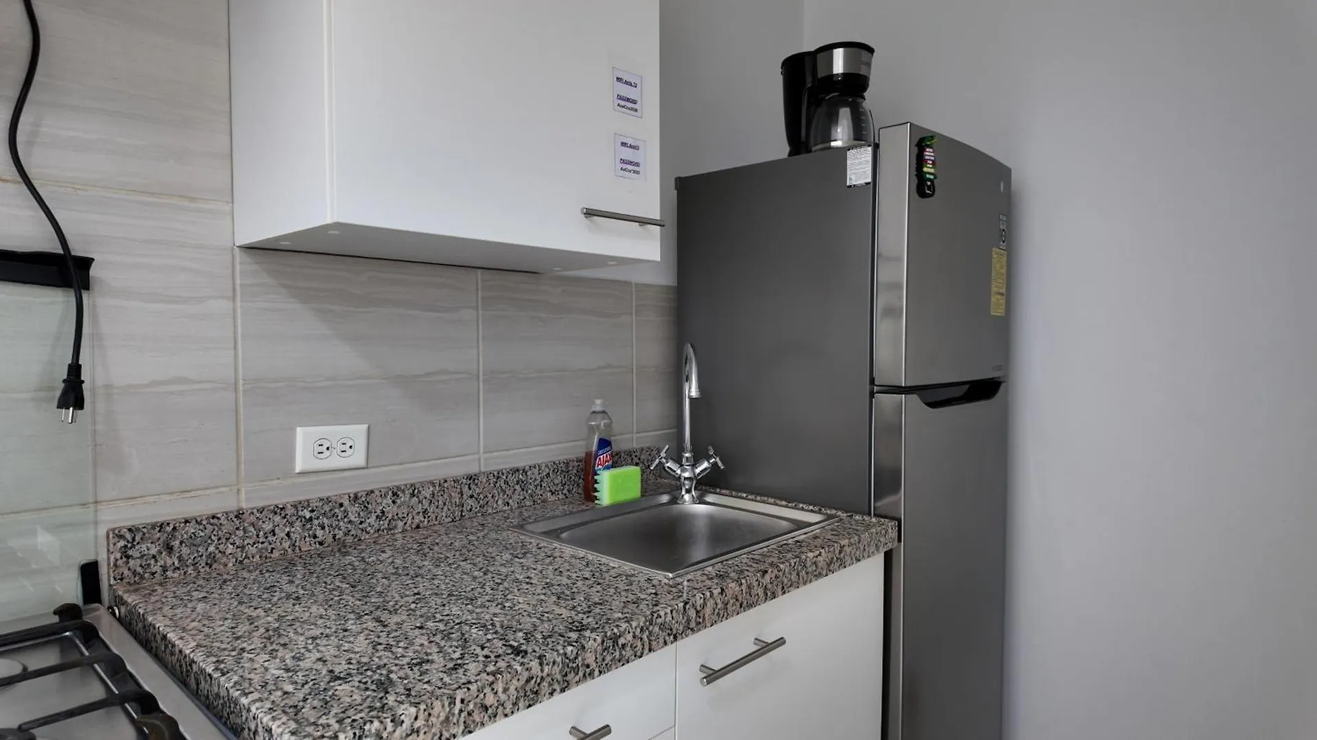 אורנג'סטאד Aruba Apartments